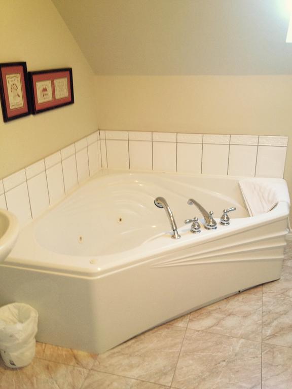 Mackenzie House B&B by Elevate Rooms Port Hawkesbury Buitenkant foto