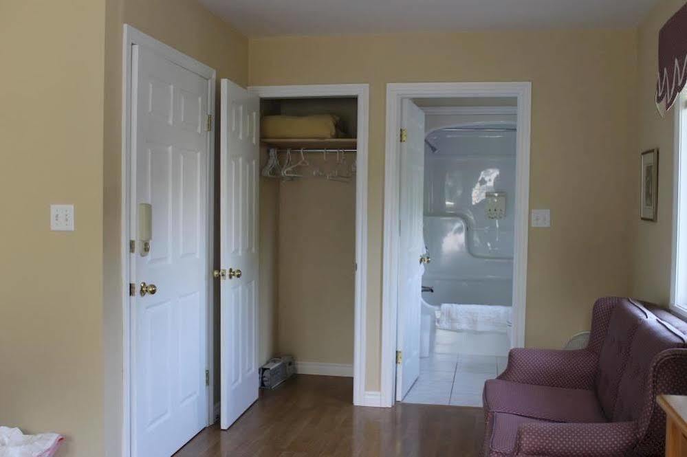 Mackenzie House B&B by Elevate Rooms Port Hawkesbury Buitenkant foto