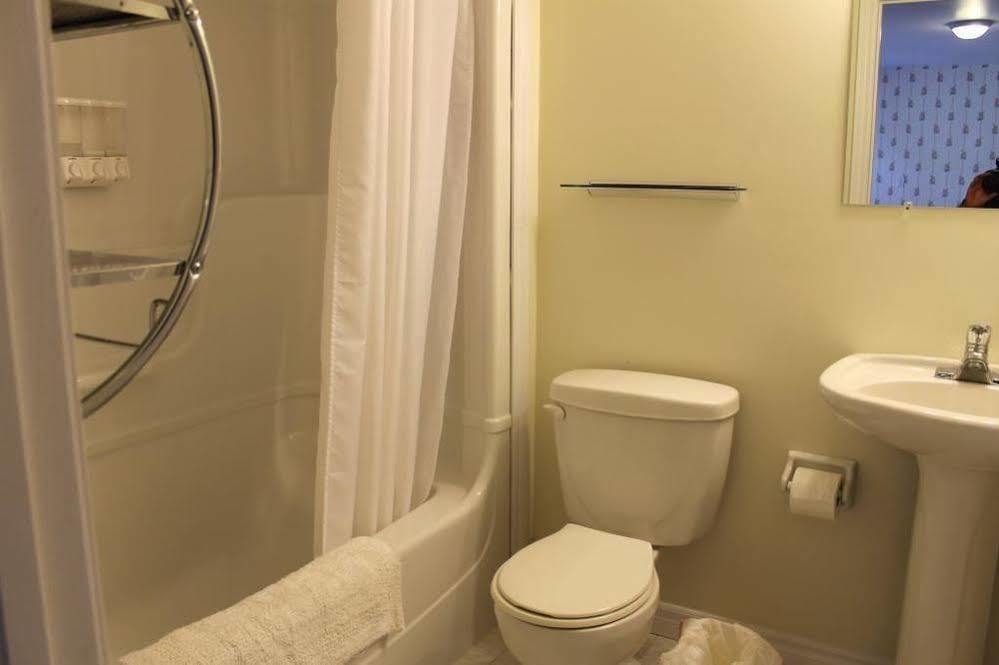 Mackenzie House B&B by Elevate Rooms Port Hawkesbury Buitenkant foto