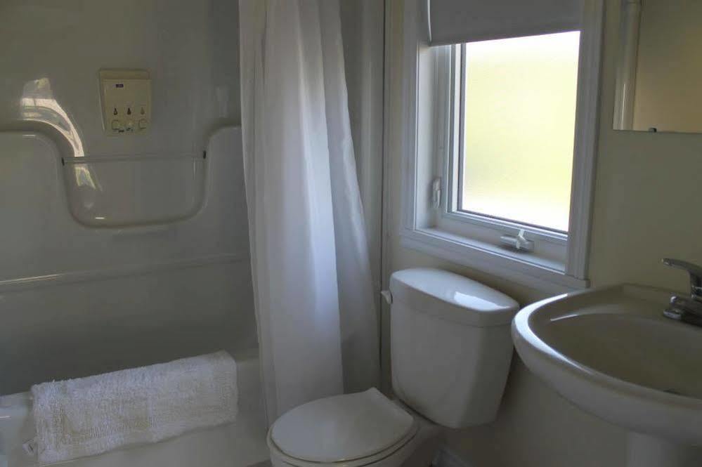 Mackenzie House B&B by Elevate Rooms Port Hawkesbury Buitenkant foto
