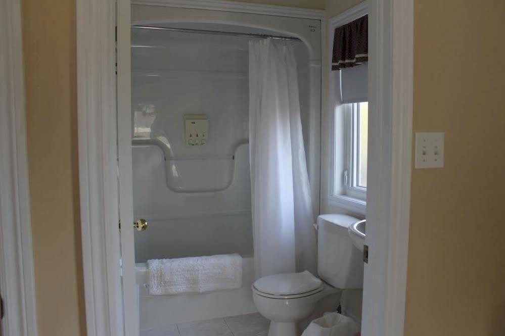 Mackenzie House B&B by Elevate Rooms Port Hawkesbury Buitenkant foto
