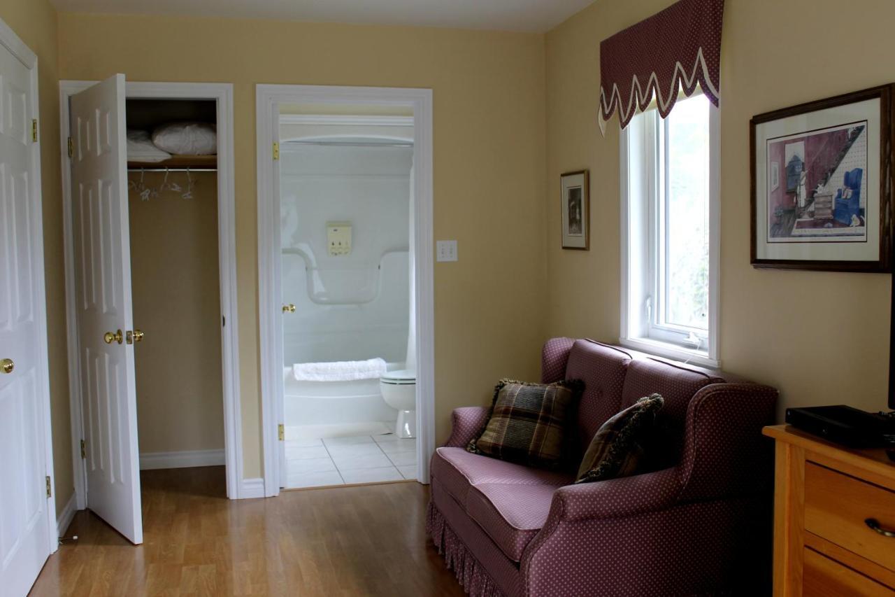 Mackenzie House B&B by Elevate Rooms Port Hawkesbury Buitenkant foto